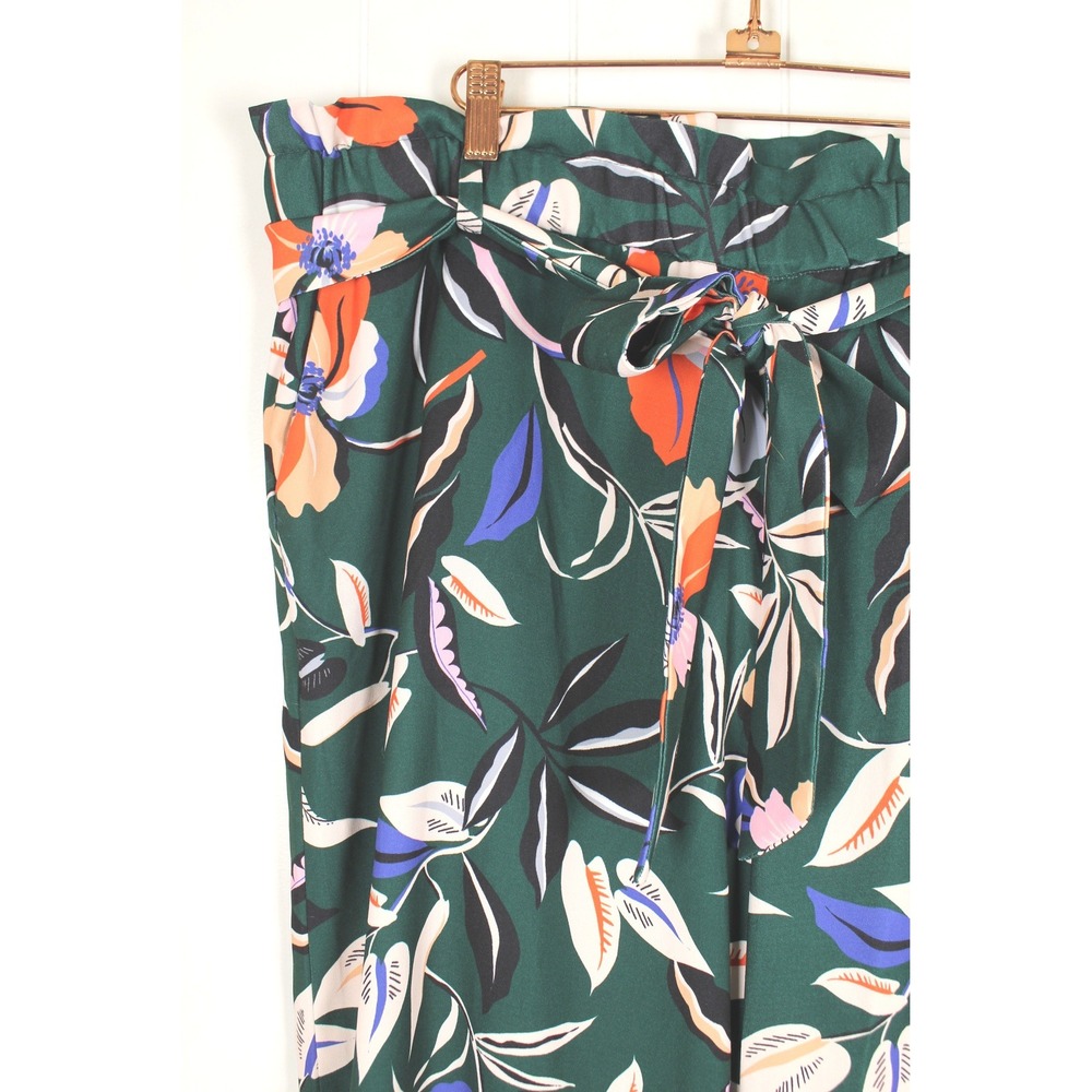 Eloquii Women's Green Floral Pull On Cropped Paperbag Waist Pants Size 18 - Picture 2 of 6